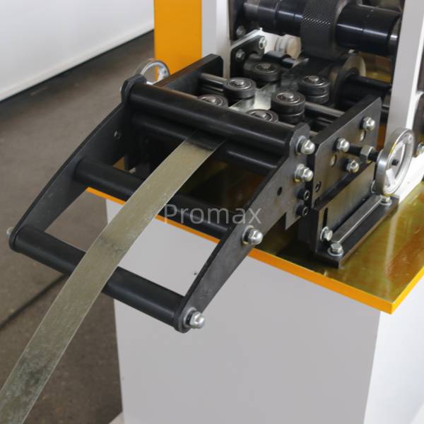 angle forming machine feeding table
