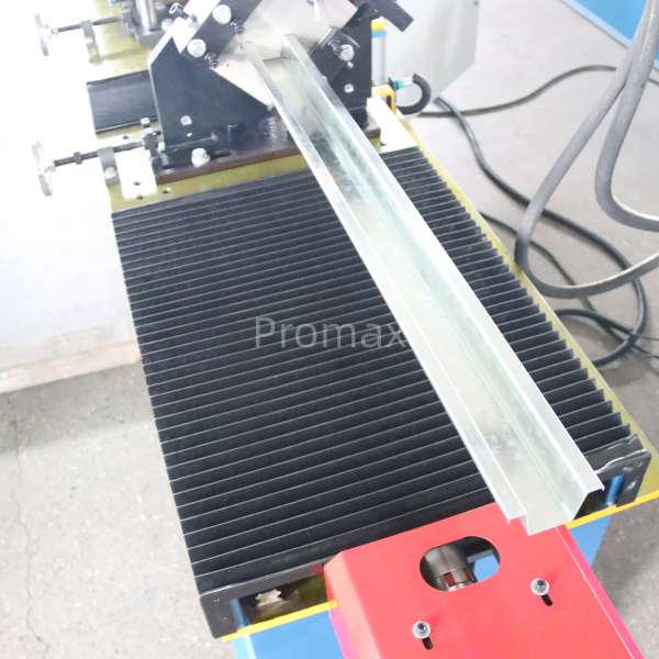 Omega drywall roll forming machine cutting blade