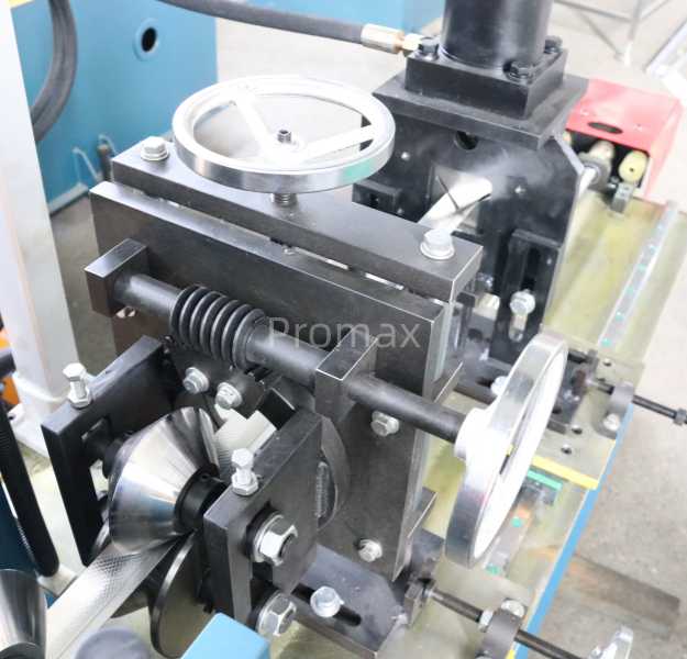 Angle keel making machine