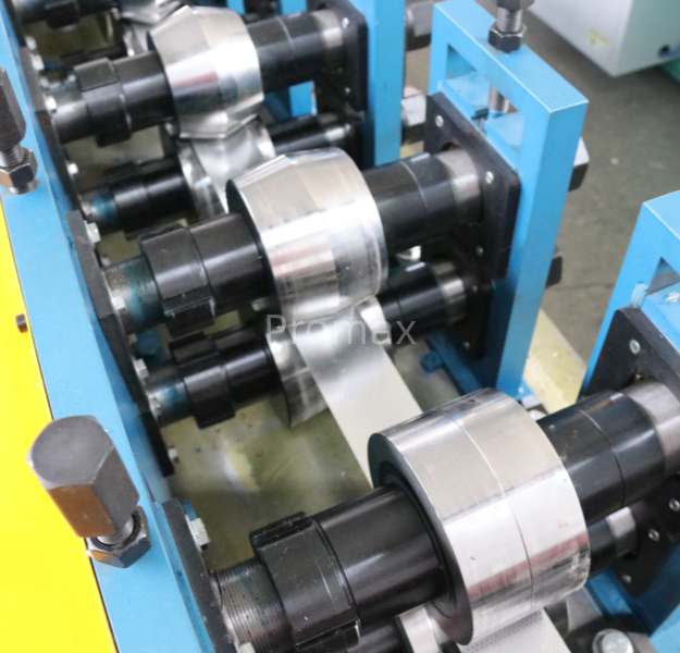 Angle profile making machine rollers