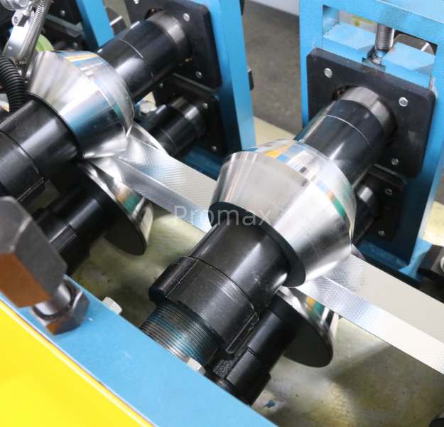 Angle profile making machine rollers