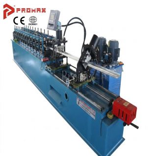 Máquina para montantes y canales